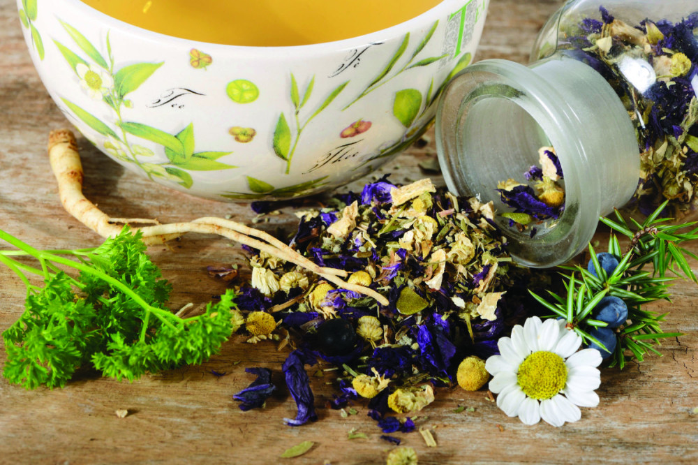 Pije ovaj napitak svaki dan i zdrava je kao dren! (RECEPT)