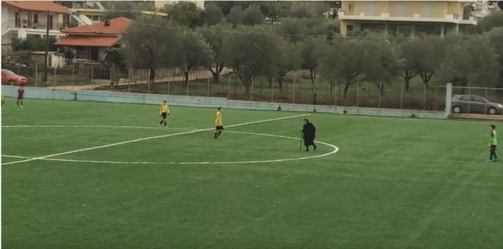 Gde ćeš bre, baba? (VIDEO)