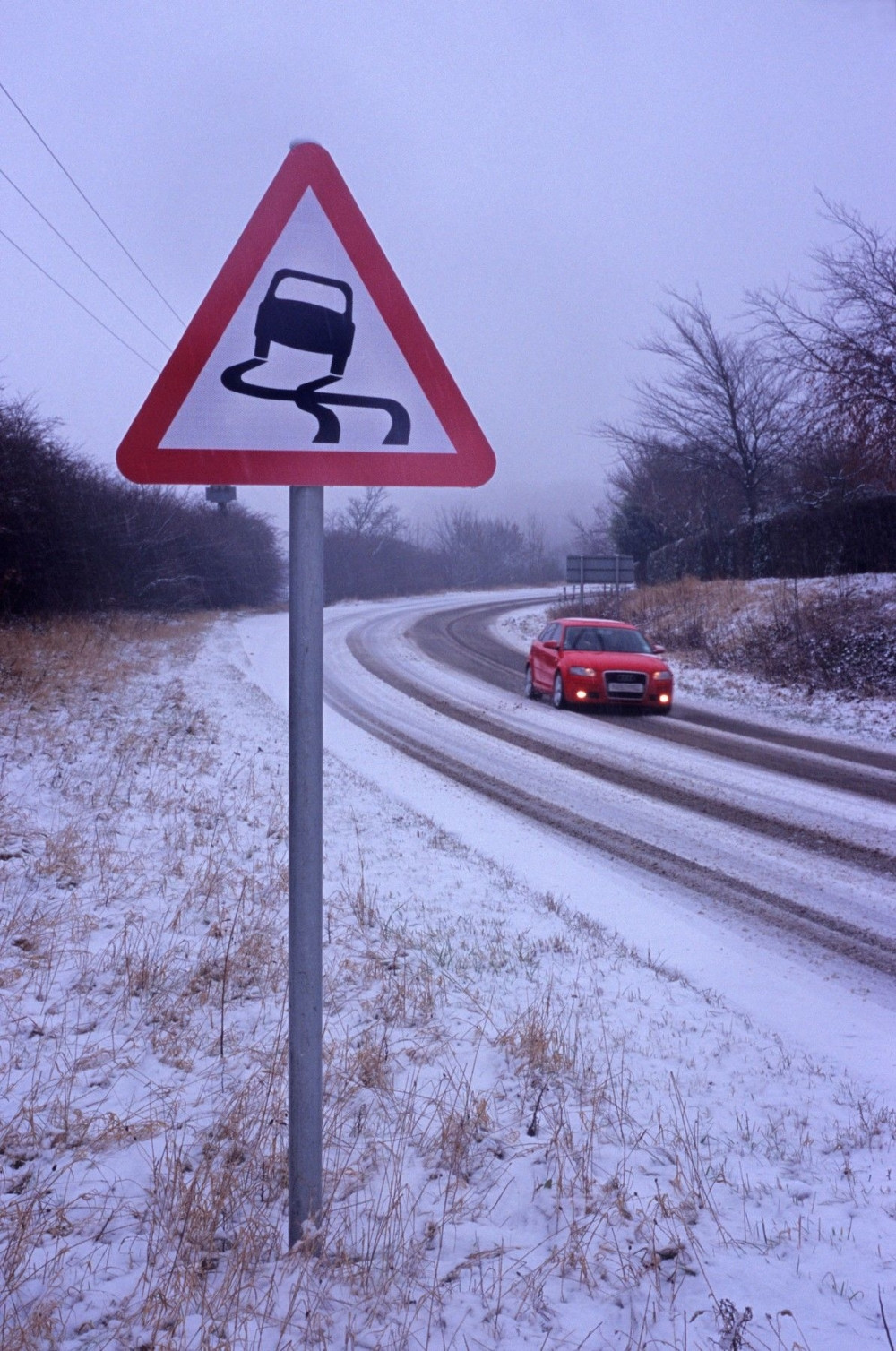 Poledica i oštećenje na putevima