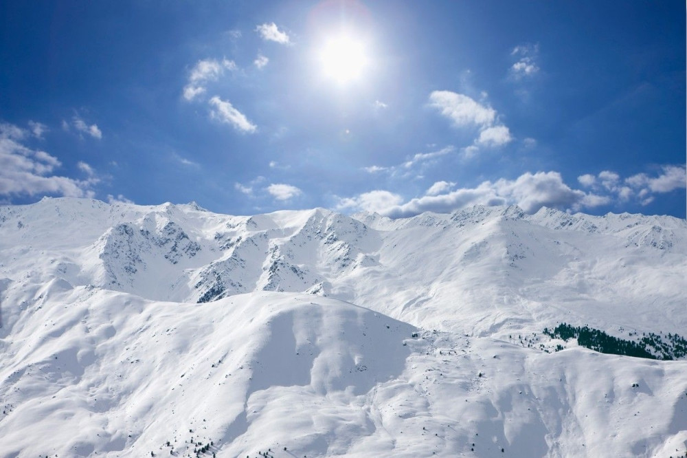 Danas pretezno sunčano