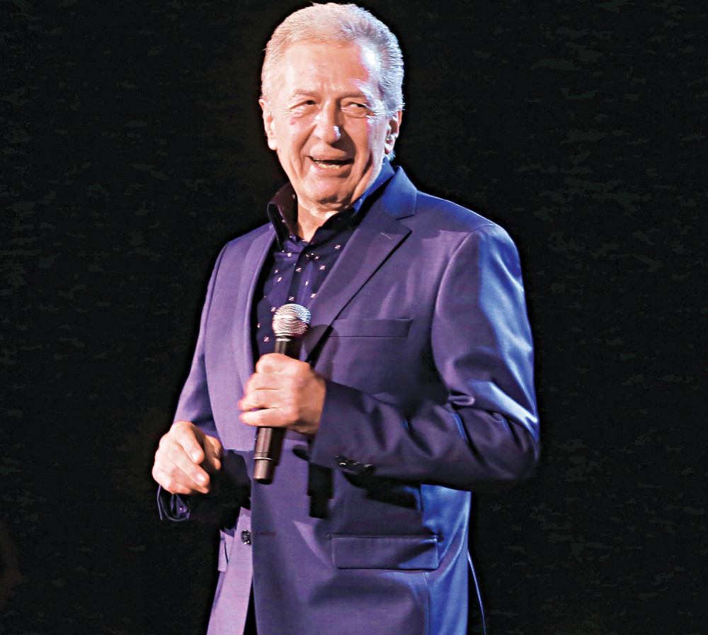 Miroslav Ilić peva za poplavljene