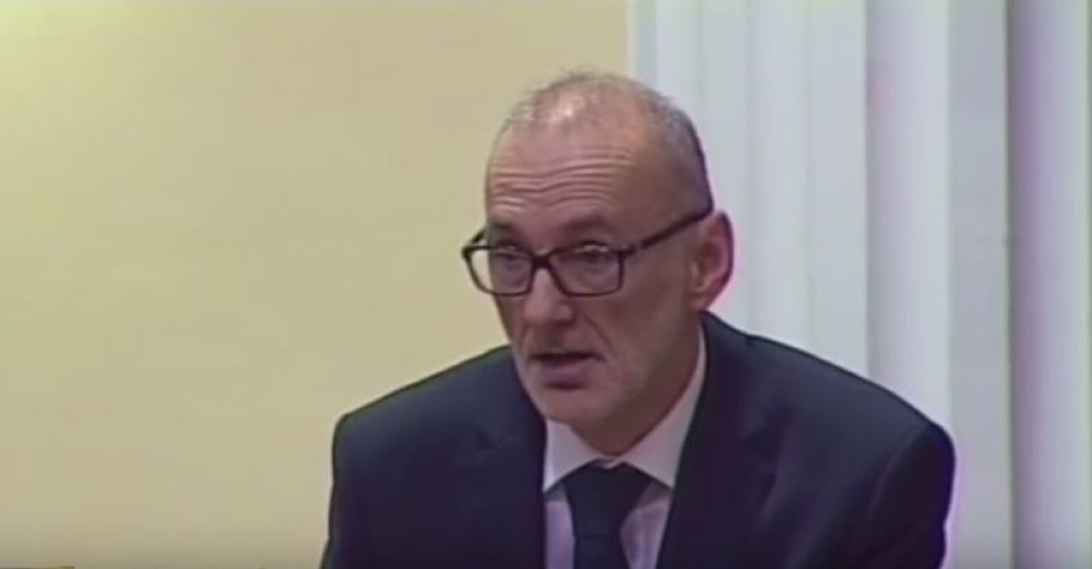 Podolnjaka supruga nagovorila da promeni prezime