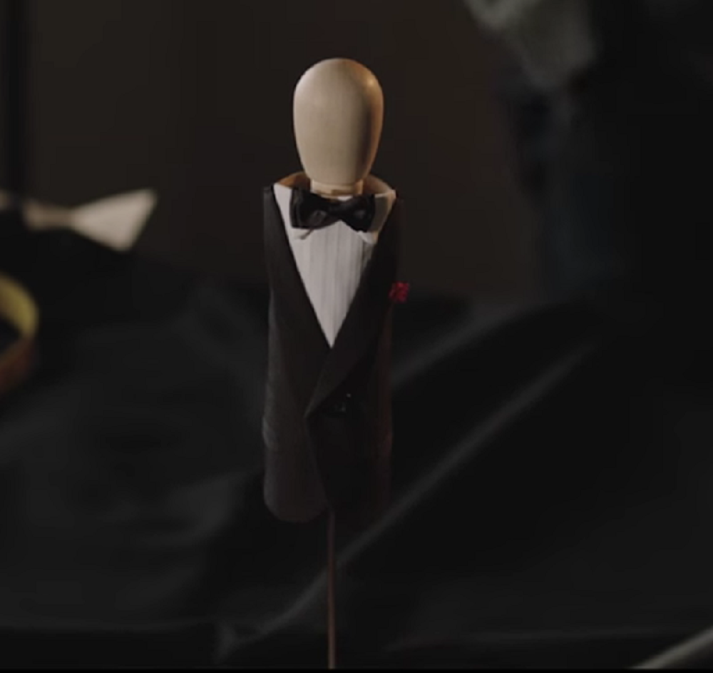 Kupite odelo za vršnjaka! (FOTO+VIDEO)