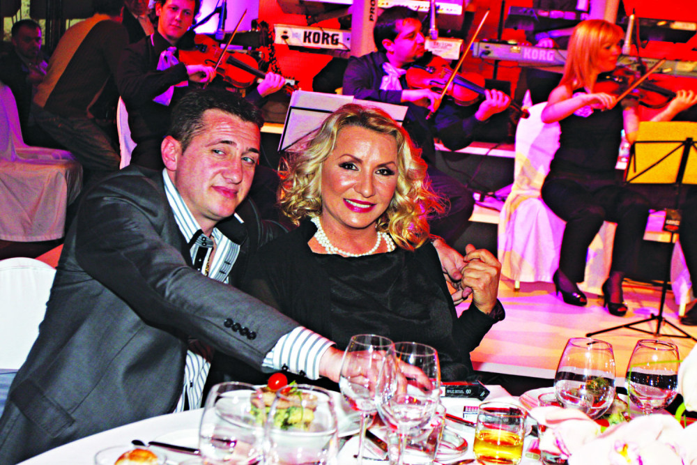 Vesnin bivši duguje milione, a Zlati poklanja stan?