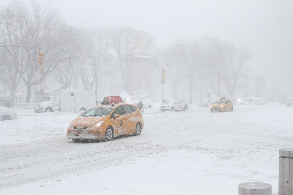 U snežnoj oluji poginulo 19 osoba (FOTO)