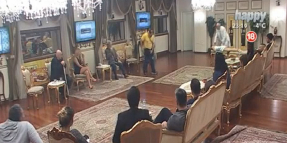 Zmaj skidao gaće u Marićevoj emisiji (VIDEO)