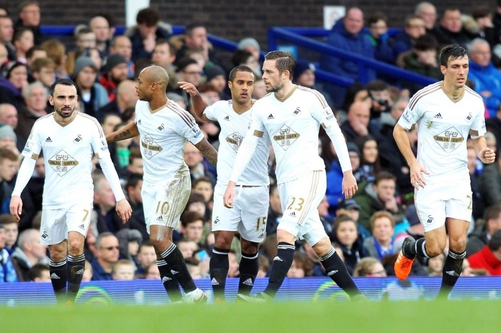 Svonsi očitao lekciju Evrtonu!