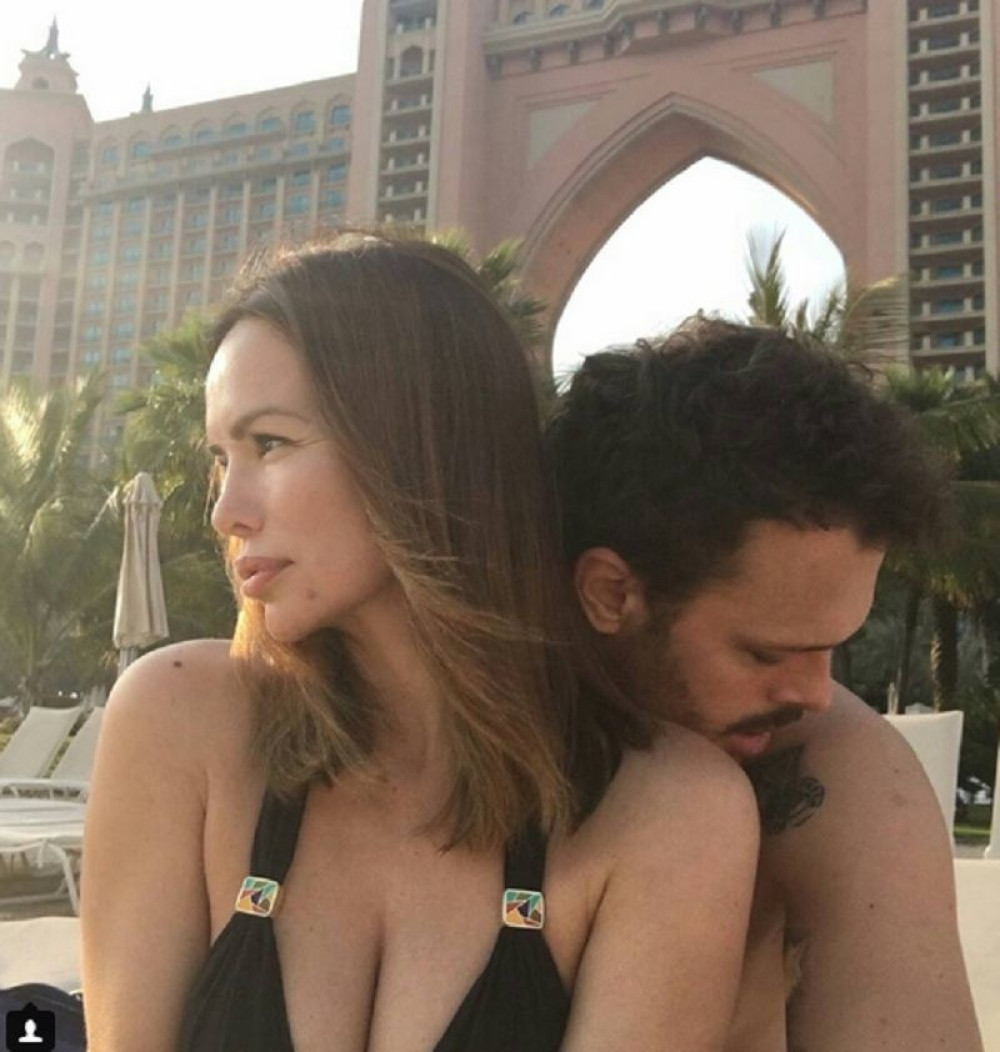 Pogledajte sa kim Igor Kojić sada uživa u nežnosti: Osmeh i milovanja govore više od reči! (FOTO)