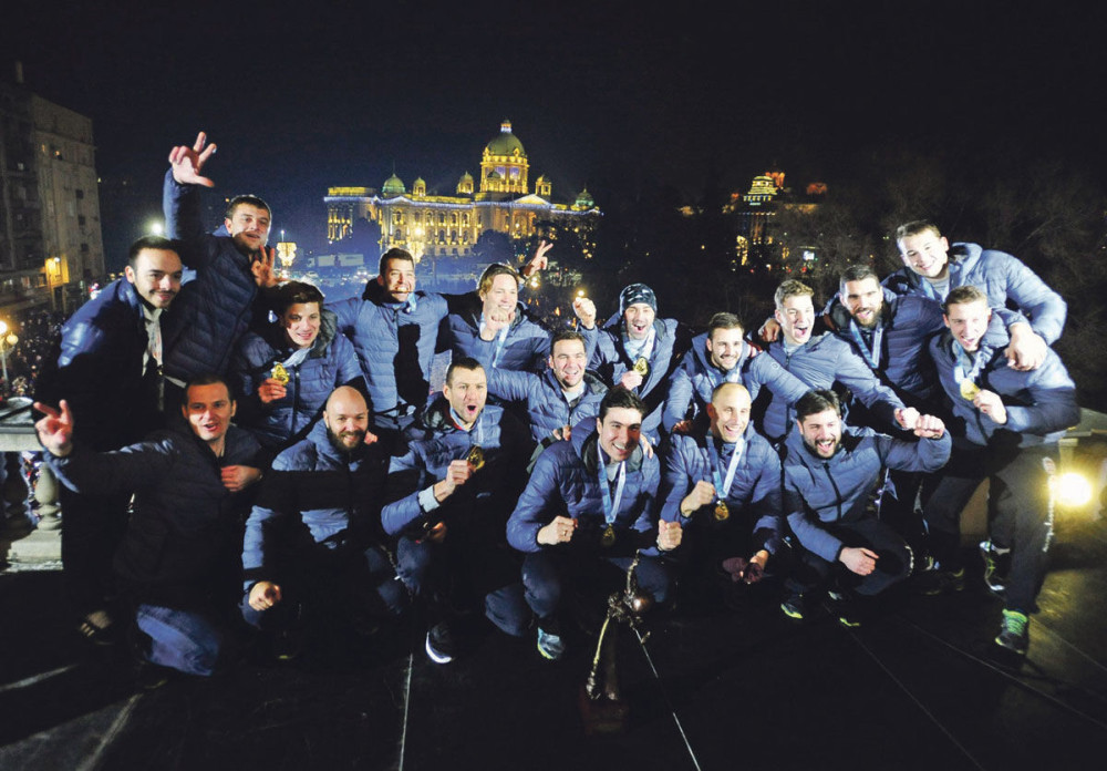 Glupo je što su nas ispalili za balkon!