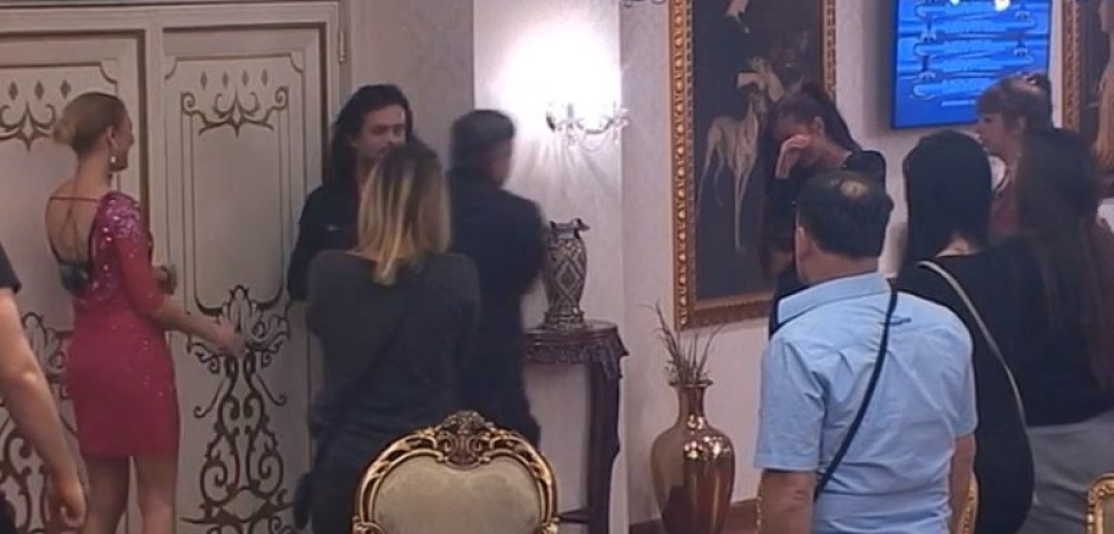 Ovako su žene plakale tokom izbacivanja Nemanje (VIDEO)