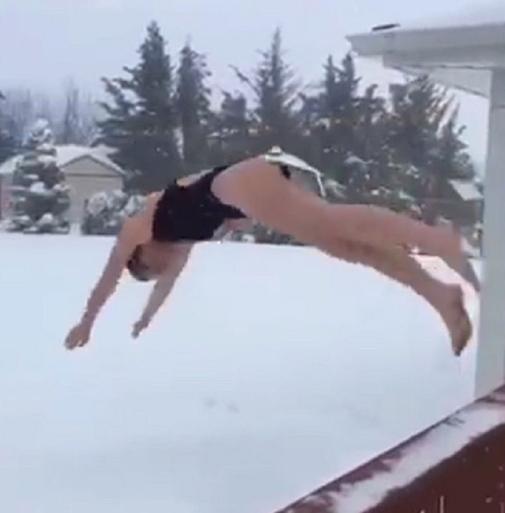 Ameri plivaju u snegu! (VIDEO)