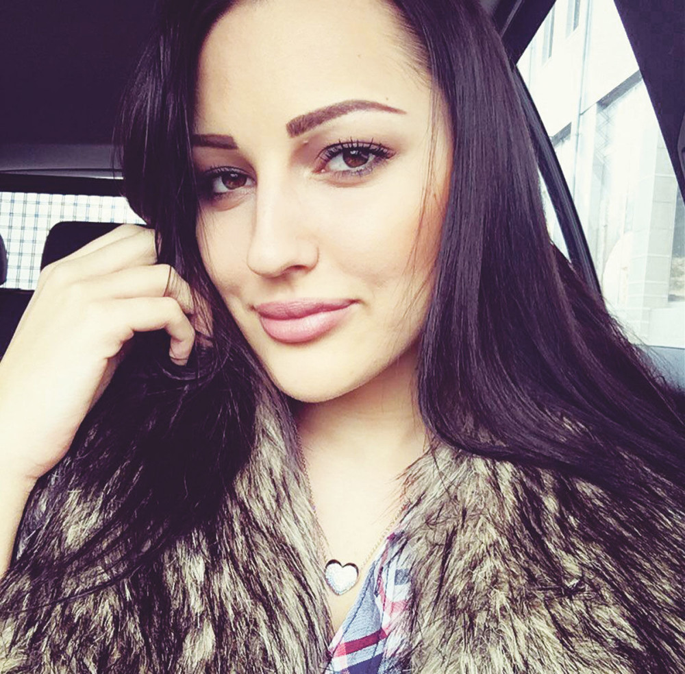 Filip poklonio Aleksandri ogrlicu