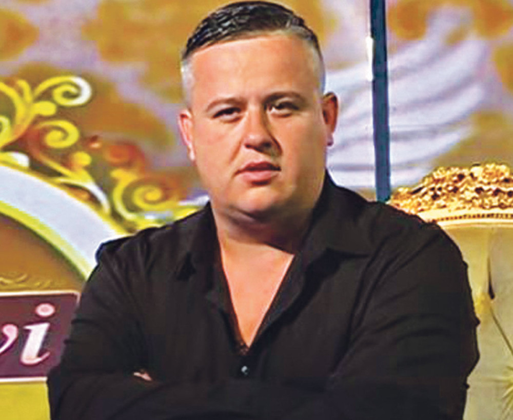 Pevač Nemanja Nikolić doživeo infarkt za volanom: U automobilu bila i njegova deca! (FOTO)