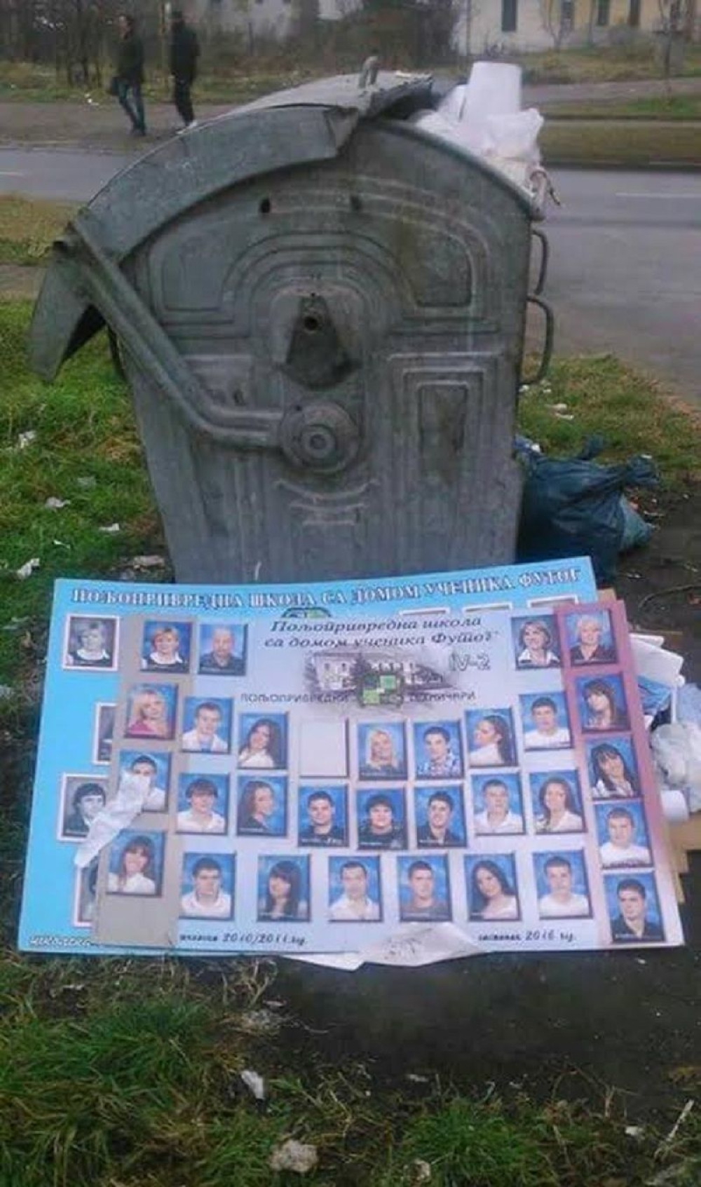 Maturanti završili pored kontejnera (FOTO)