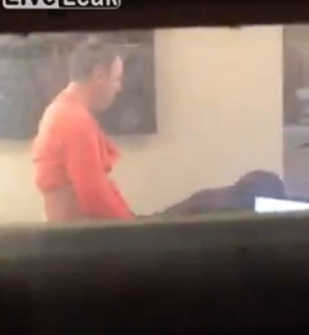 Profesor uhvaćen u seksu sa studentkinjom (VIDEO 18+)