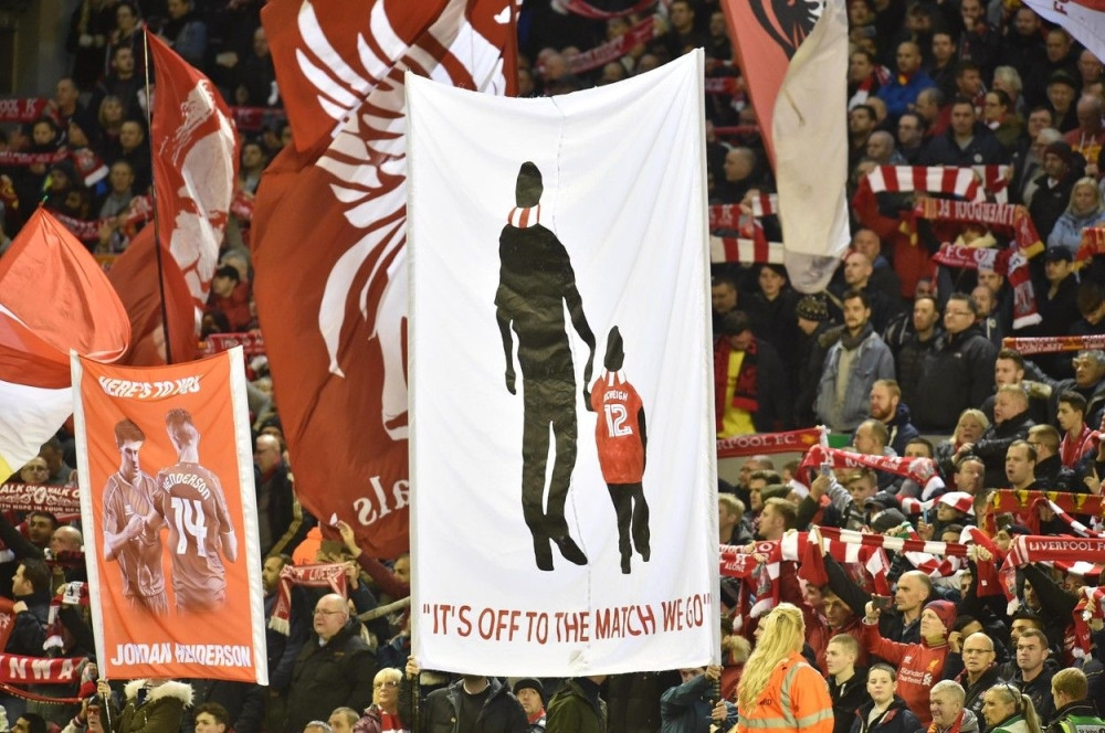 Navijači Liverpula napravili transparent preminulom dečaku