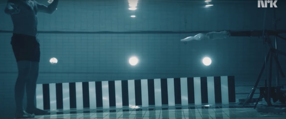 Evo zašto ne možete da se upucate pod vodom! (VIDEO)