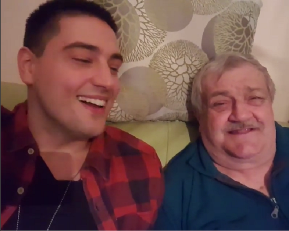 Perućica ukrstio glas sa dedom! (VIDEO)