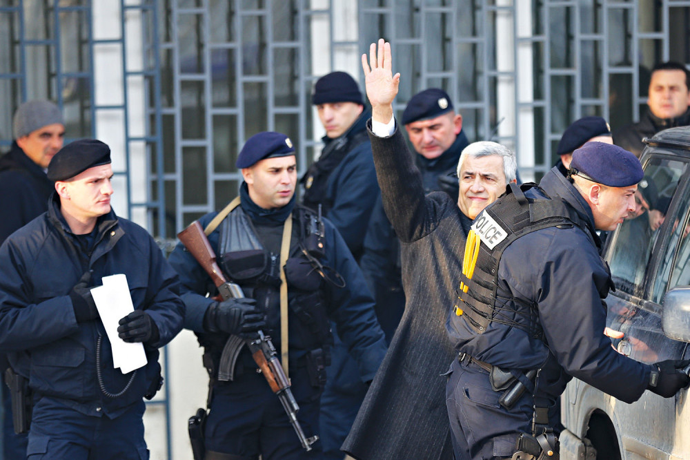 Pesnica u lice Srbiji!