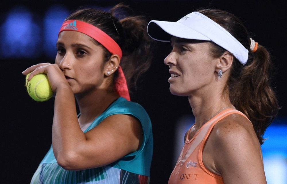 Trofej za Martinu Hingis i Sanju Mirzu