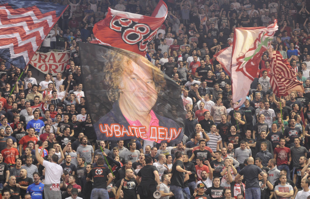 "Delije" transparentom isprozivale Anđusa!