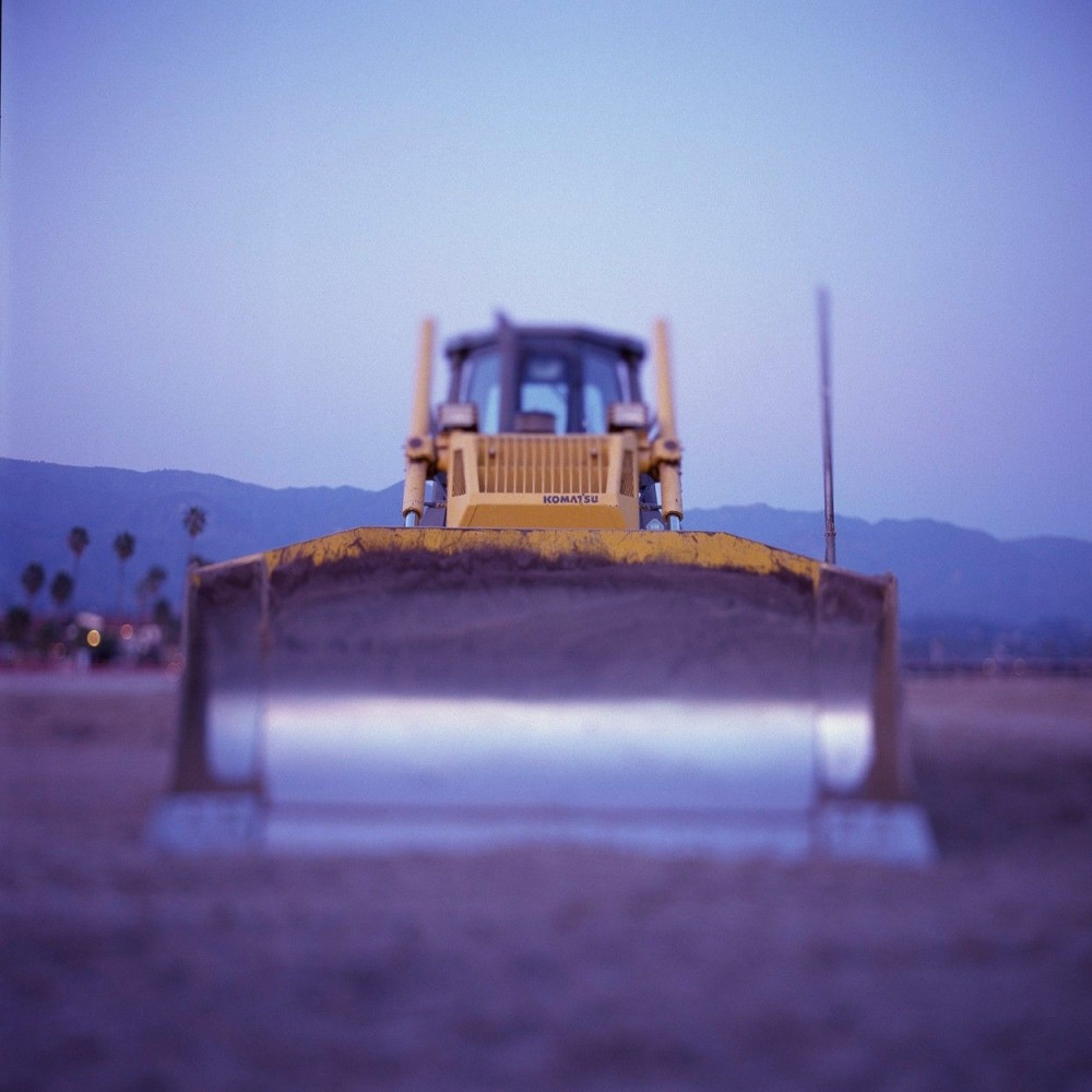 Pokušao da prošvercuje buldožer!