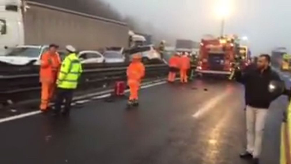 Automobil tokom uviđaja naleteo na policajca!