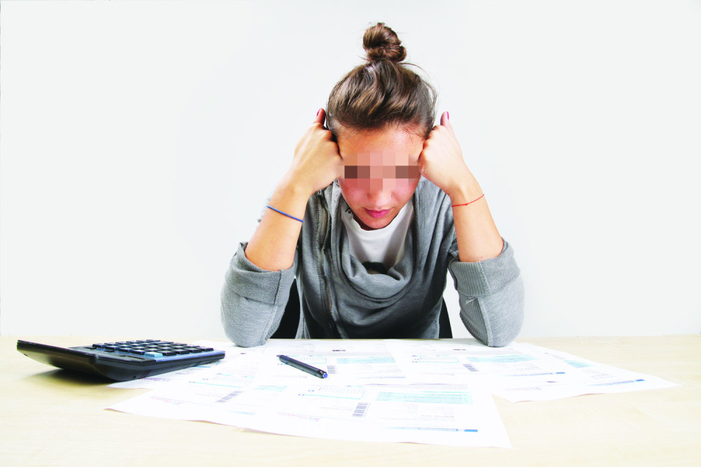 Majku sa troje dece čeka ulica!