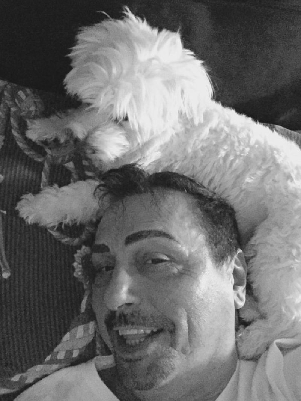 Keba ponosno šeta tetovirane obrve