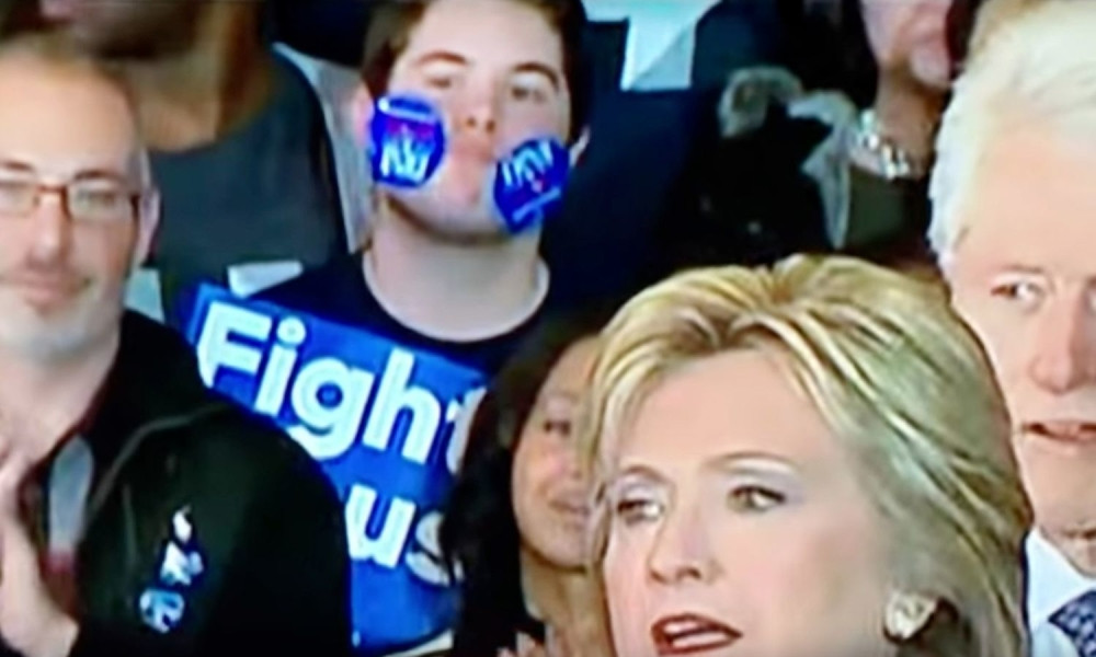 Ovaj momak je zasenio Hilari (VIDEO)