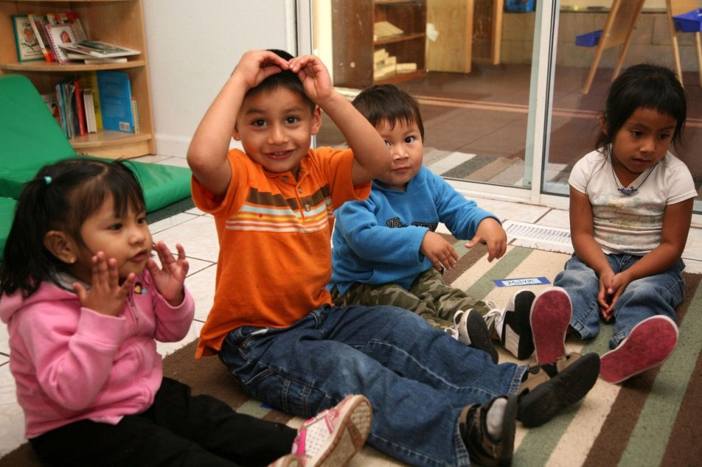 Migrantima plaćamo stan i školovanje!