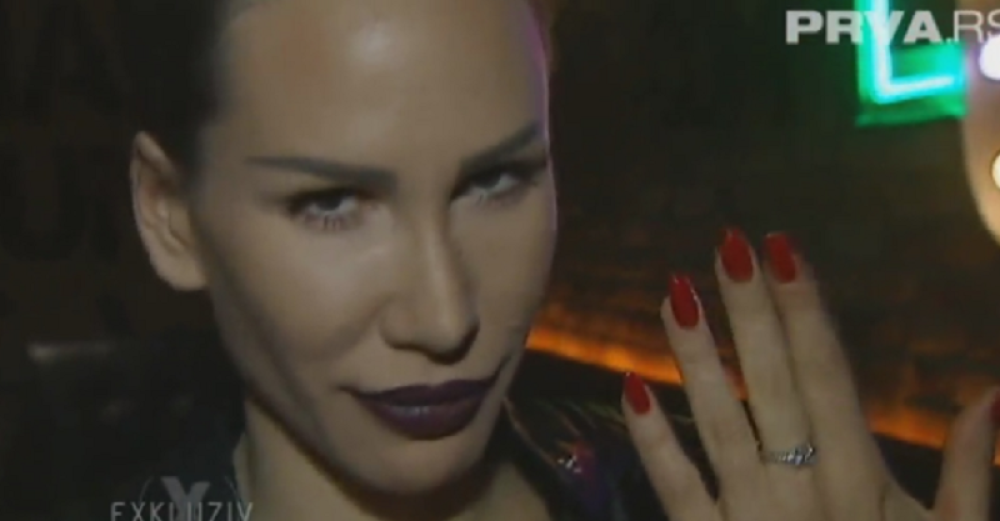 Nikolija pokazala verenički prsten (FOTO)