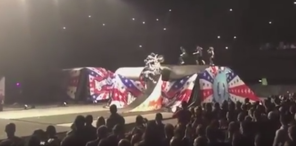 Moto-šou u Glazgovu krenuo po zlu! (VIDEO)