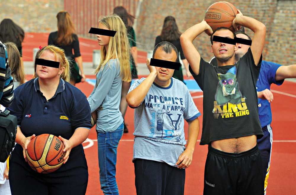 Štede pare, al‘ na deci sa posebnim potrebama!