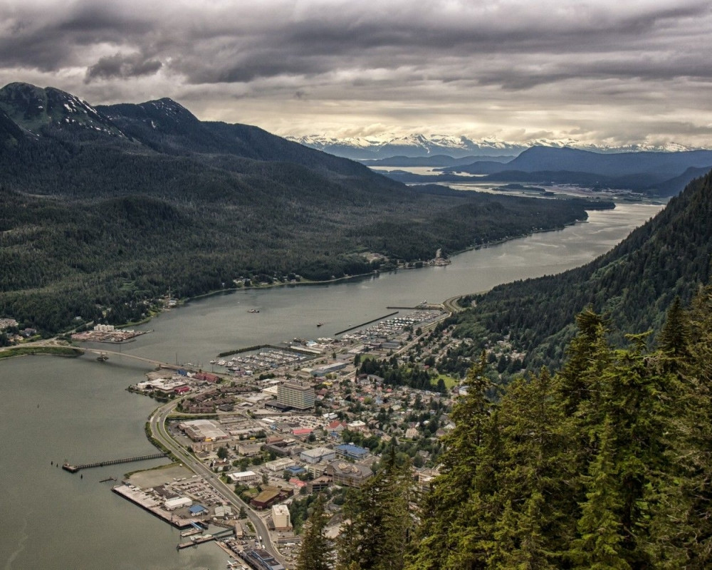 Srušio se avion kod Aljaske, u toku potraga za preživelima, pilot stigao da javi samo jedno
