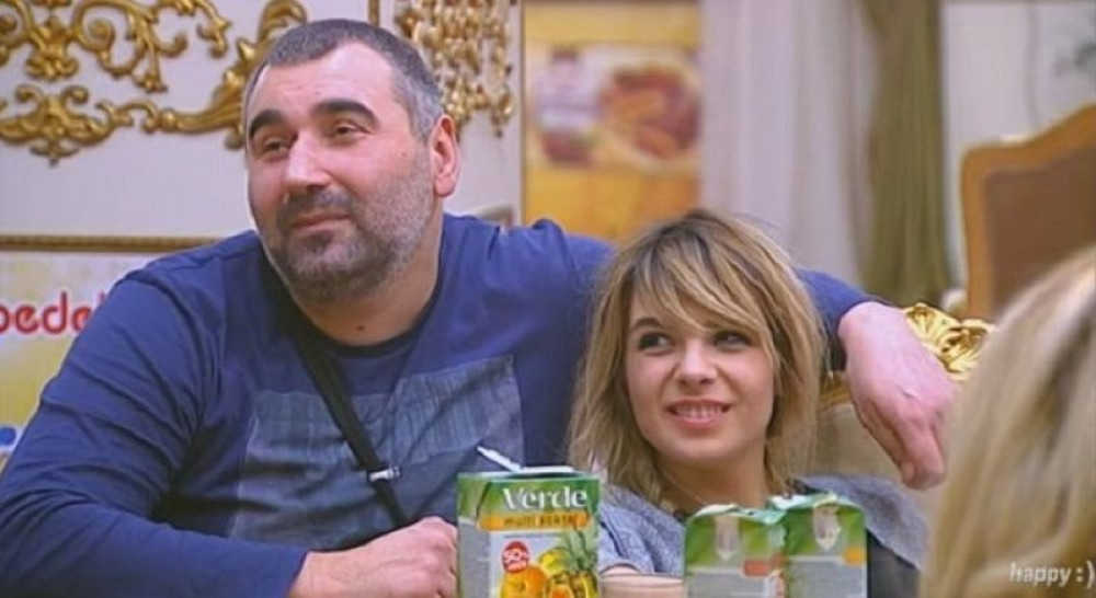 Miki Đuričić BANKROTIRAO! Zahteva od bivše devojke da mu vrati VERENIČKI PRSTEN vredan 2.000 EVRA!