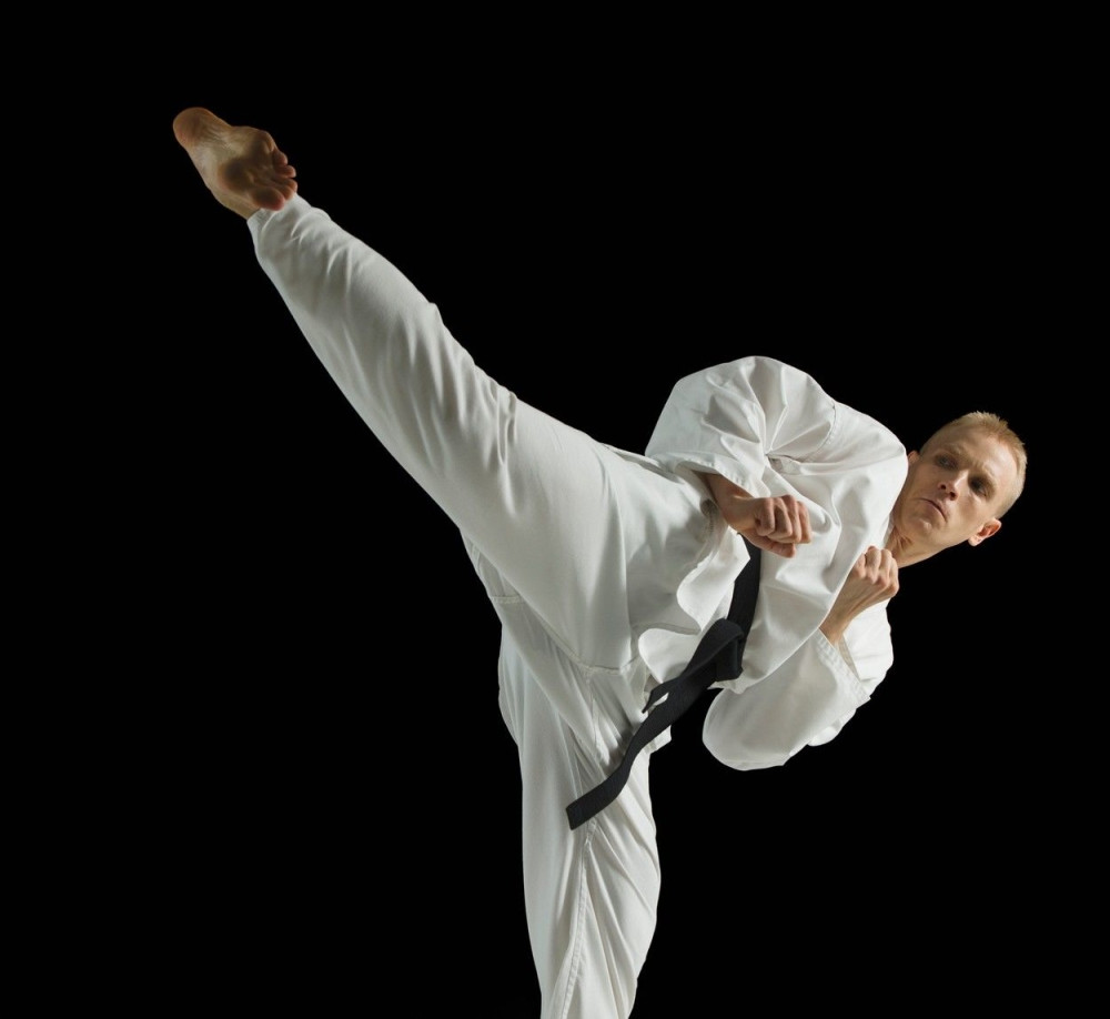 Udario Kineskinji šamar, prebila ga od batina! (VIDEO)