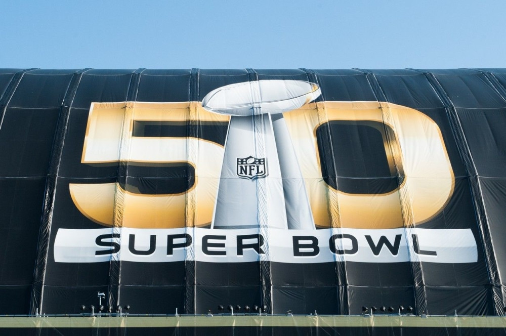 SPEKTAKL! Večeras je jubilarni 50. Super Boul!