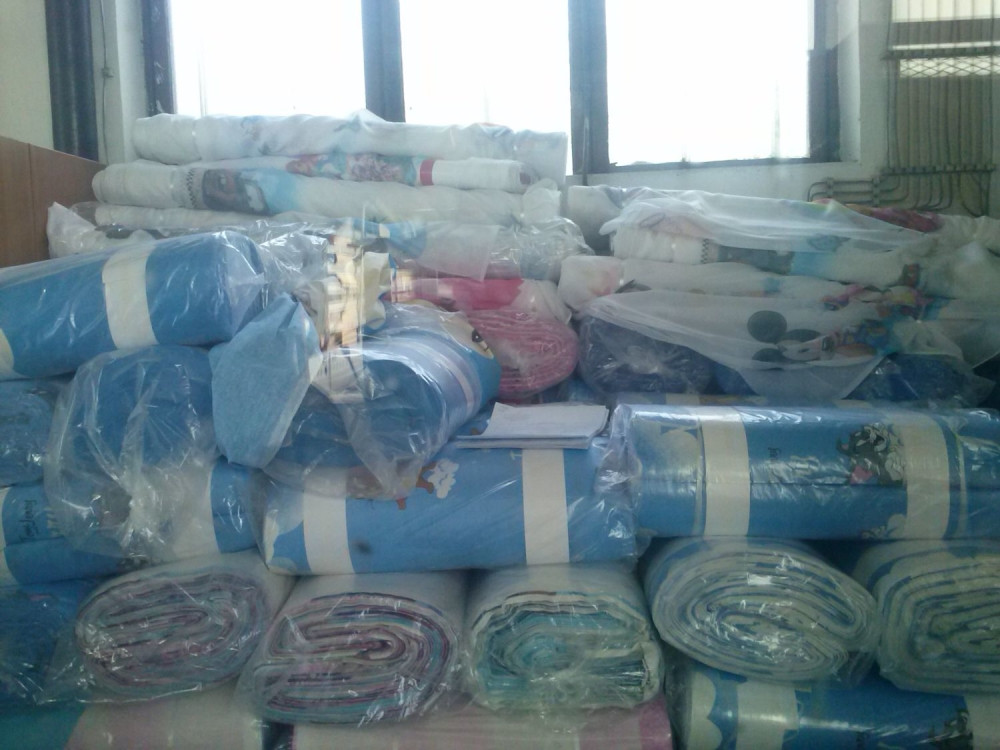 Zaplenjeni posteljina, čokolade, zavese...