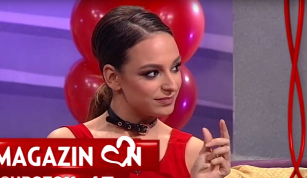 Ministarka pokazala zanosne grudi (FOTO)