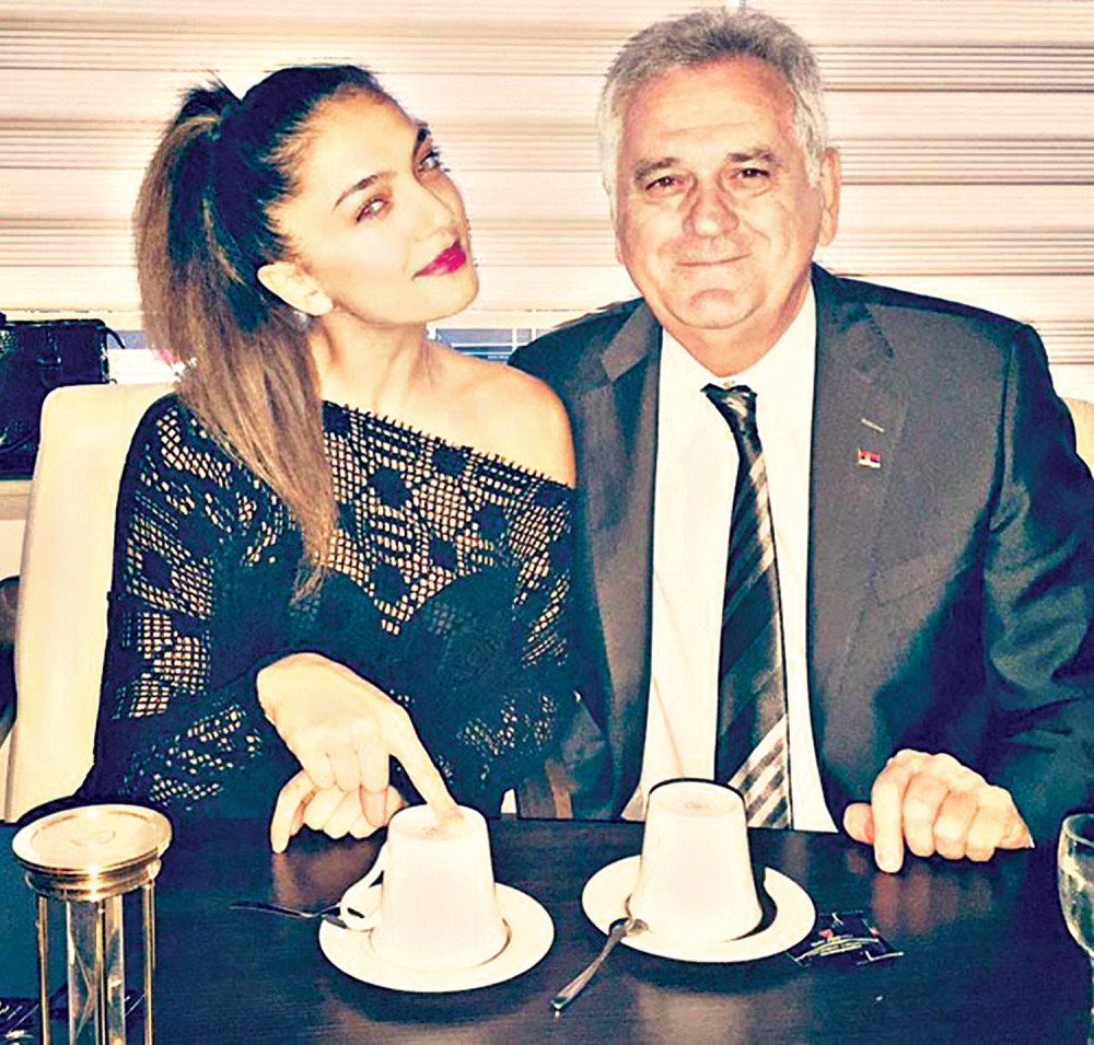 Lepa Turkinja gatala Tomi!