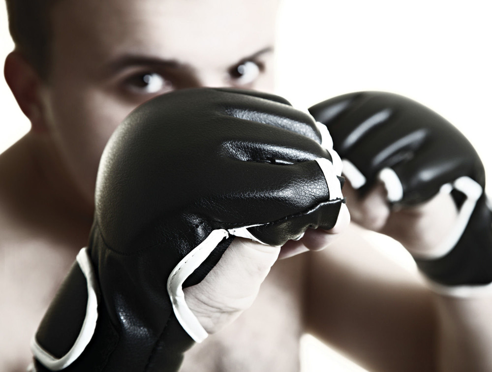 MMA borac tukao trojicu zbog udesa!