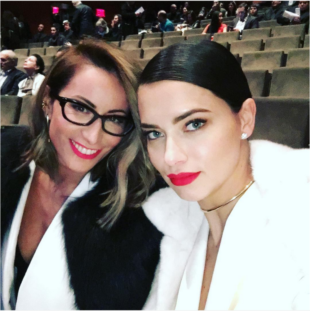 Adrijana Lima prekrstila noge, pa se obrukala! (FOTO)