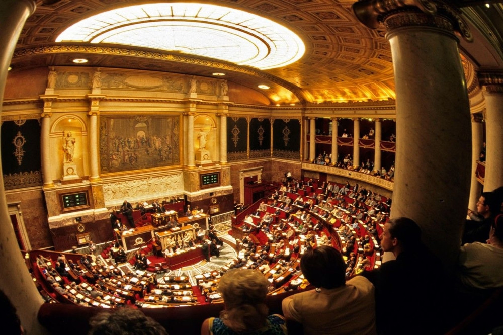 Francuzi menjaju Ustav zbog terorizma!