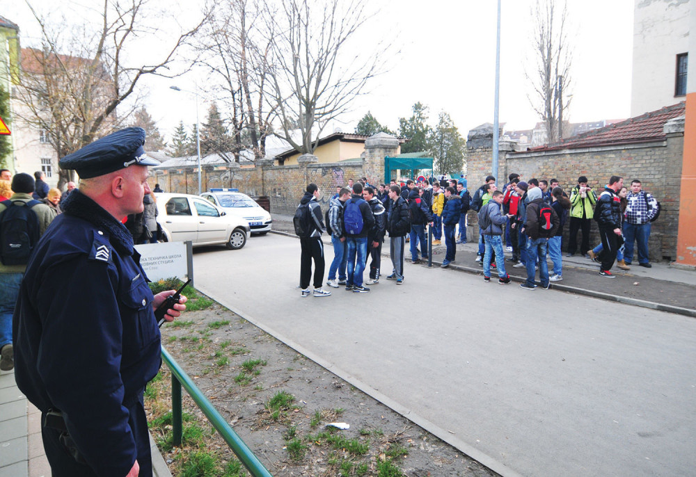 Šta da rade deca kad nagrnu teroristi