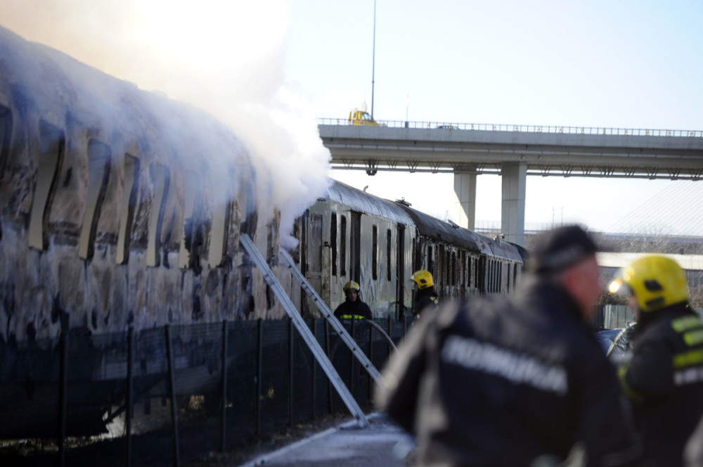 Požar kod Beograda na vodi (FOTO)