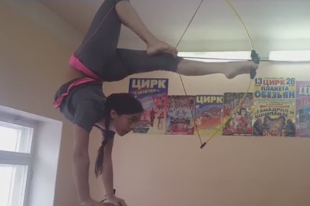 Ova Ruskinja može nemoguće! (VIDEO)