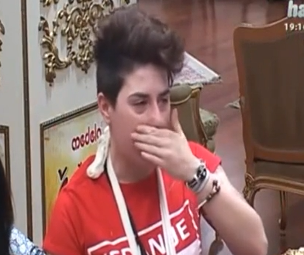 Matora povredila ruku i plakala zbog Divne! (VIDEO)