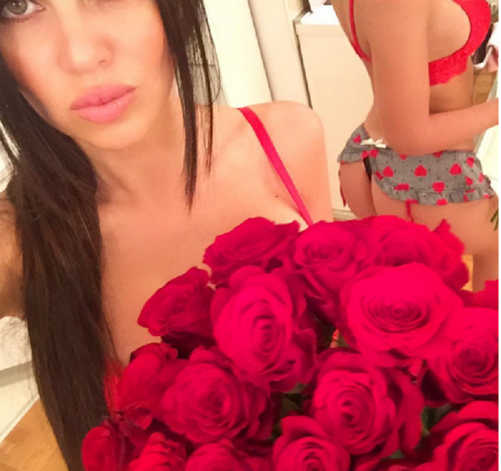 Stanija čestitala praznik ljubavi! (FOTO)