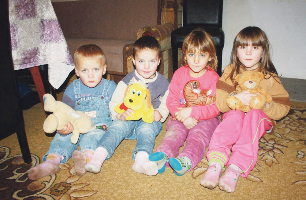 Četvoro siročića na Kosovu doziva majku